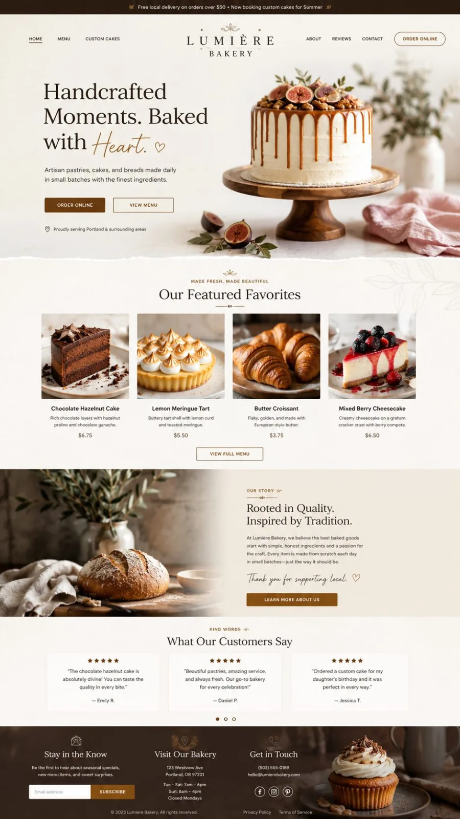 Forsiden til demosiden Lumière Bakery: stor kake, meny og bestillingsknapp.